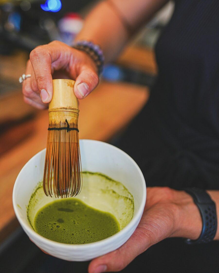 Matcha čaj – dokonalé osvěžení!  Věděli jste, že matcha je bohatá na antioxidant…